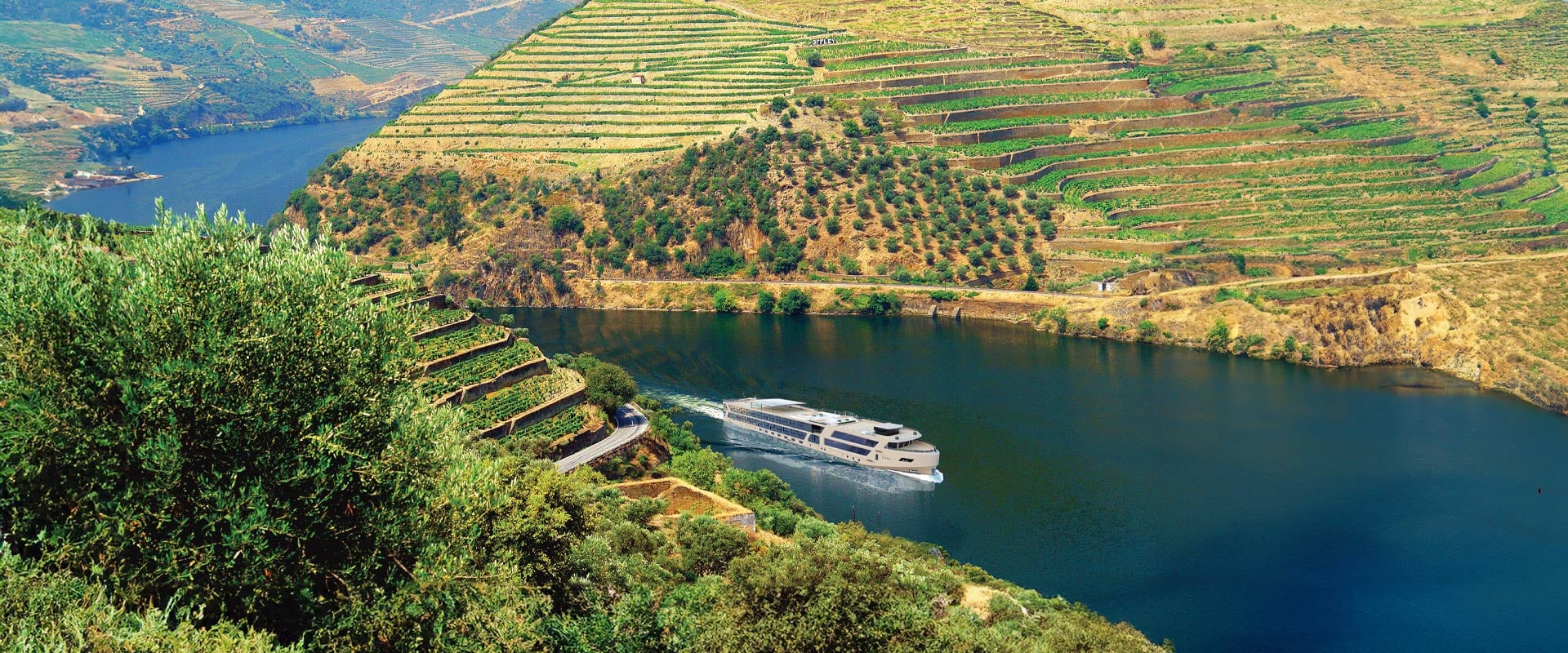 Artist impression of Estrela sailing in the Douro river