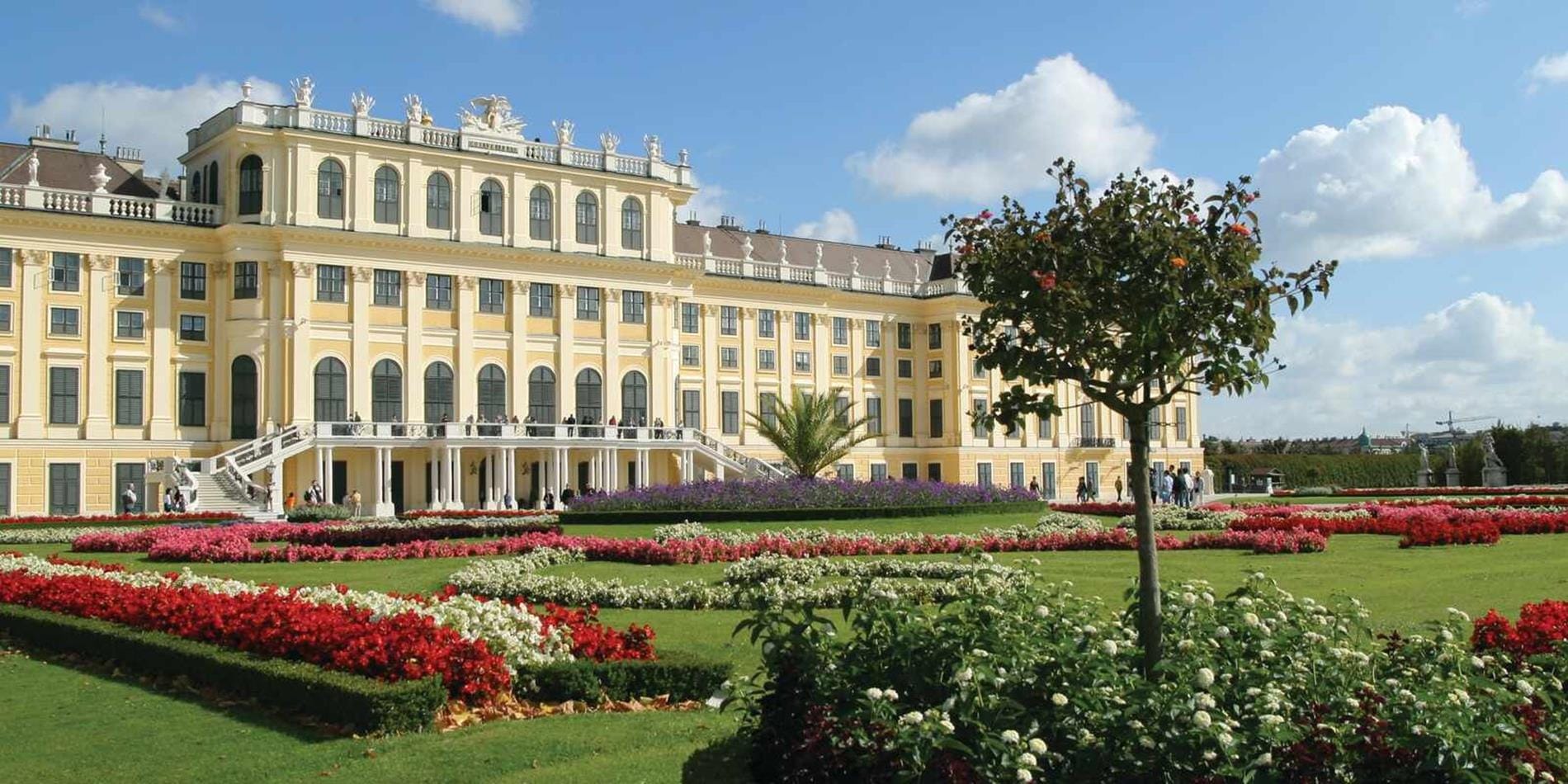 schonbrunn palace exterior vienna austria 12-5