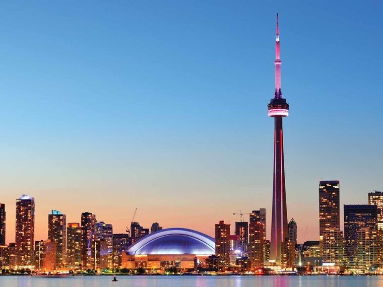 Toronto city skyline with the CN Tower at night